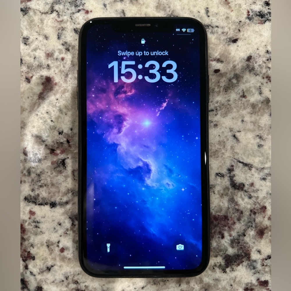 iPhone XR w/TIKTOK